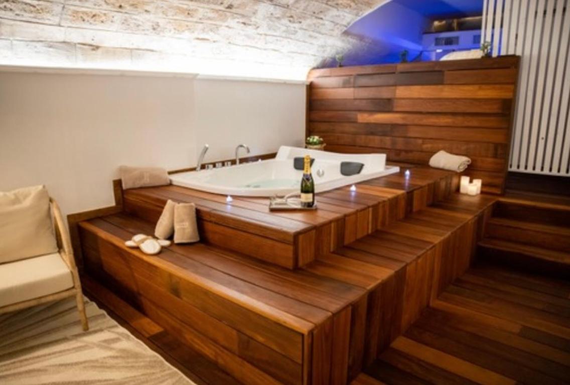 Lc Luxury Apartment Бари Екстериор снимка