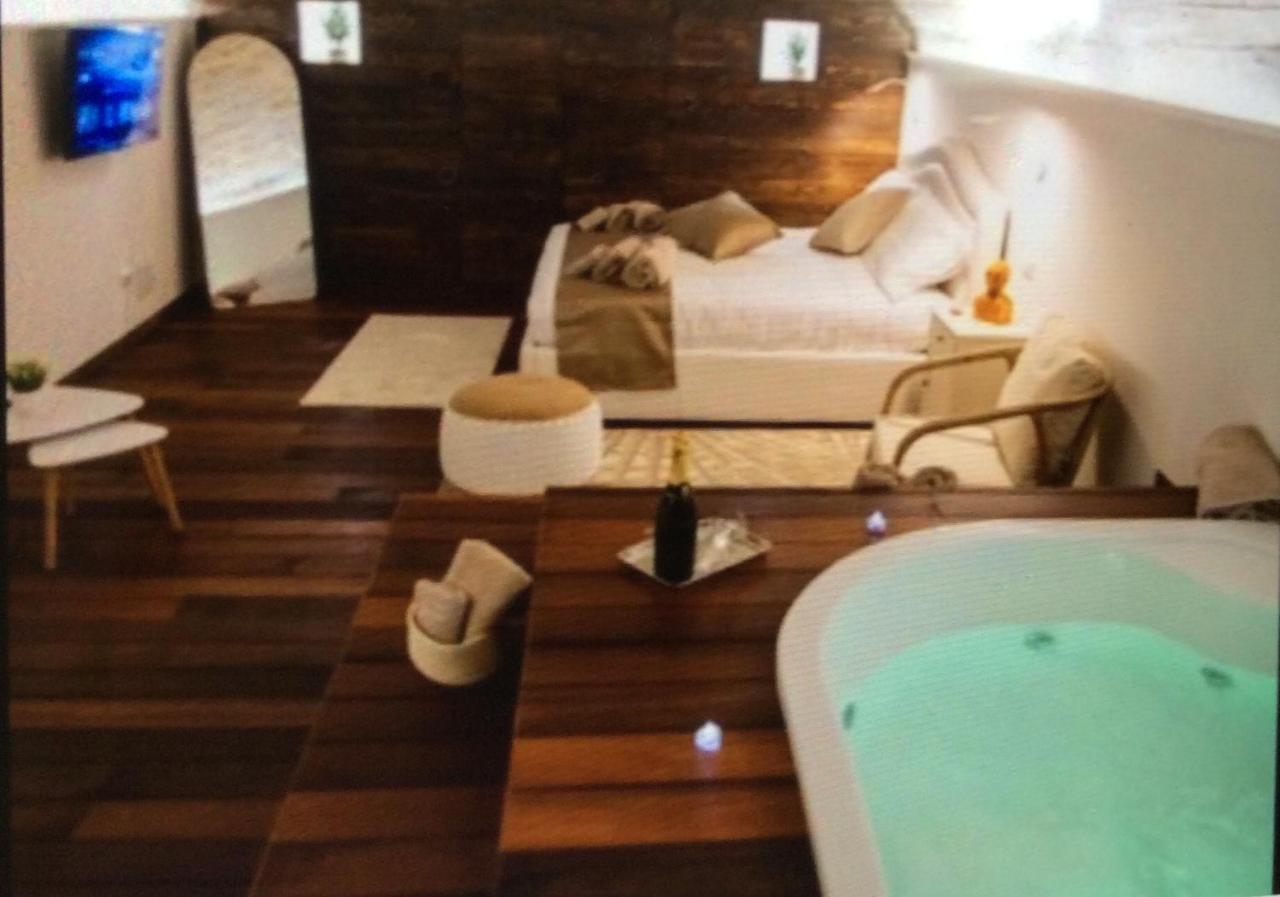 Lc Luxury Apartment Бари Екстериор снимка