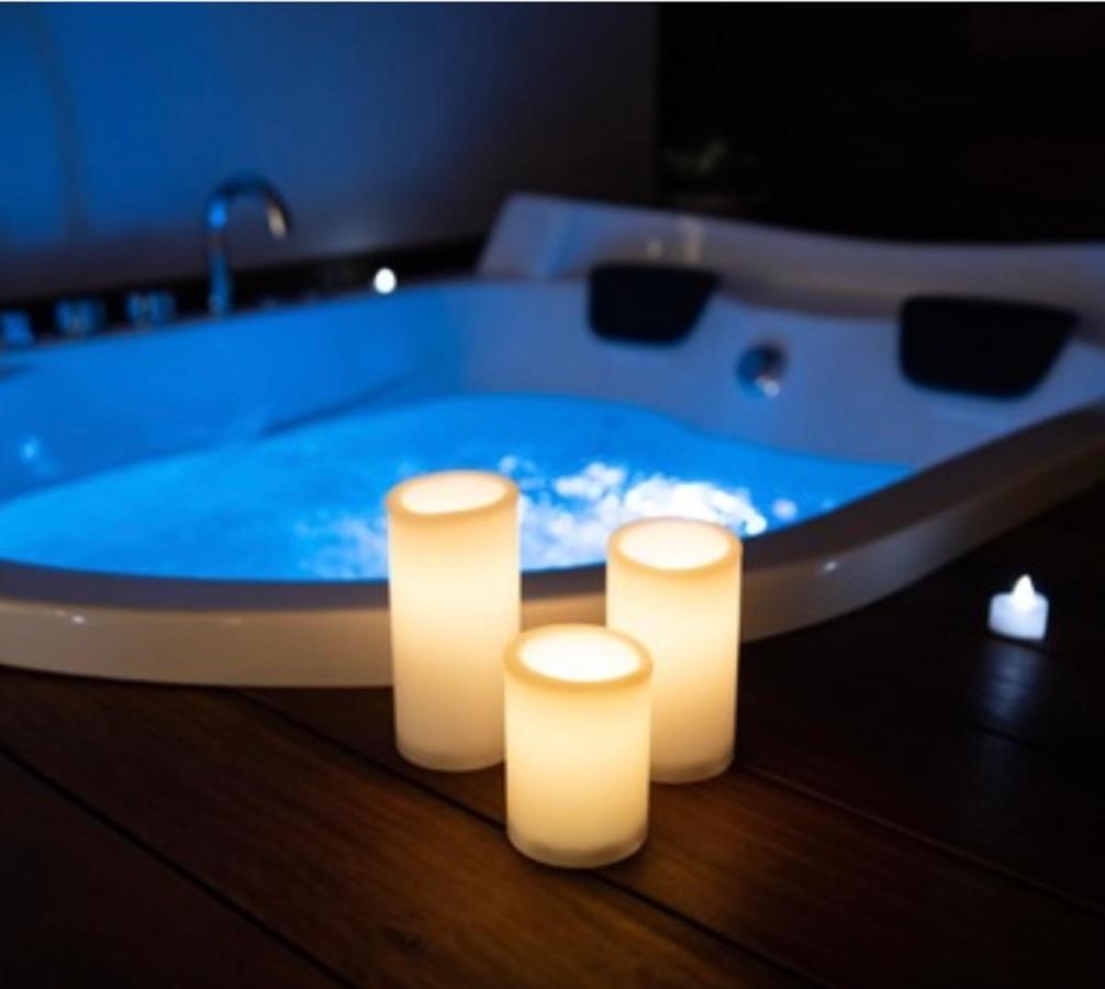 Lc Luxury Apartment Бари Екстериор снимка