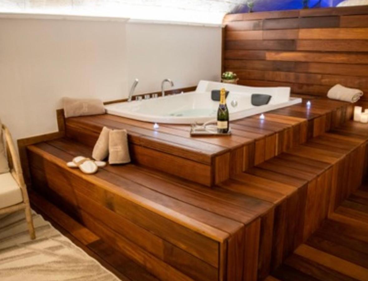 Lc Luxury Apartment Бари Екстериор снимка